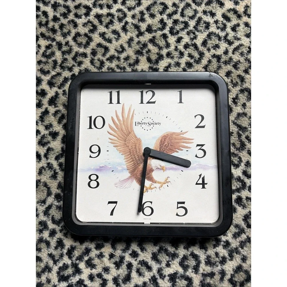 Vintage Elgin‎ Quartz Liberty Society Wall Clock Eagle Patriotic USA Works